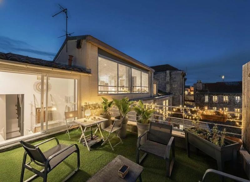 Appartement - 136 m² - 6 pièces