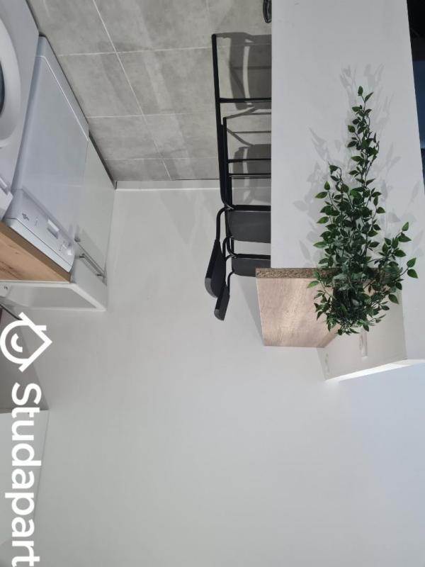 Appartement - 80 m² - 5 pièces