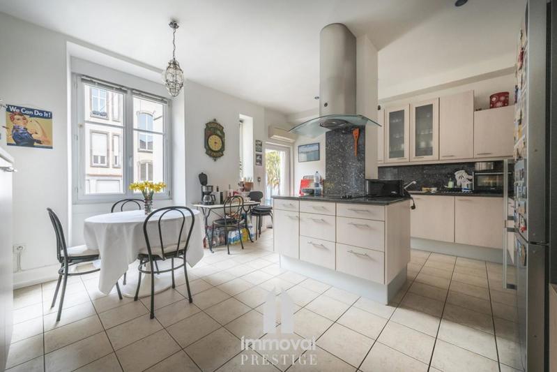 Appartement - 238 m² - 6 pièces