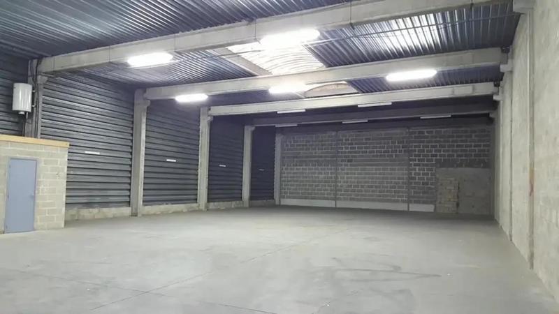Local d'activité / Entrepôt - 530 m²