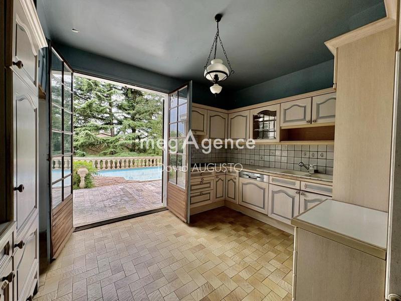 Maison - 170 m² - 7 pièces