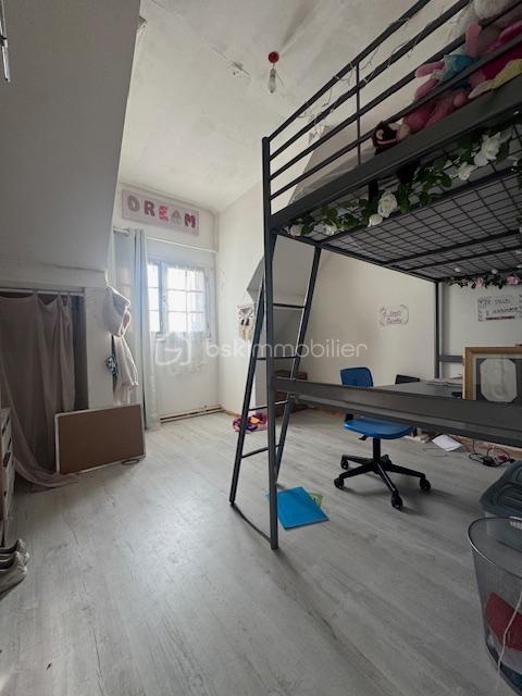 Maison - 200 m² - 8 pièces