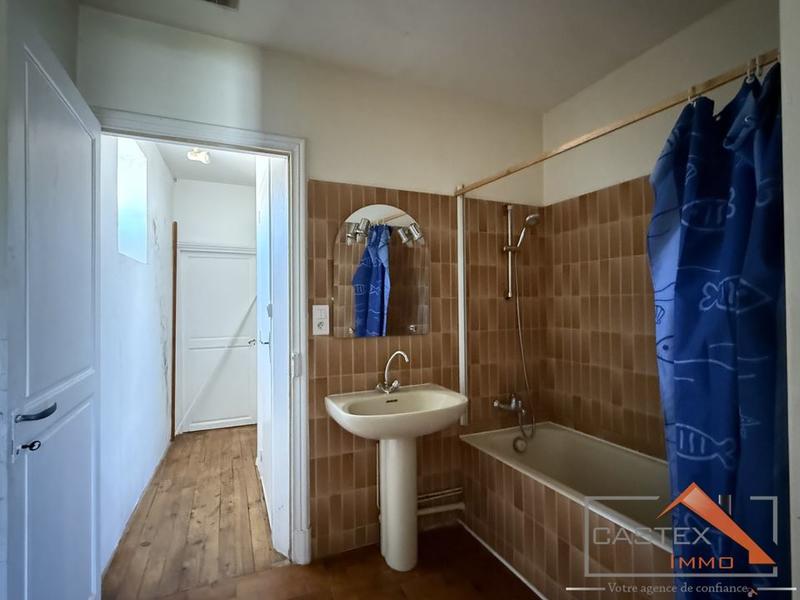 Maison - 253 m² - 10 pièces