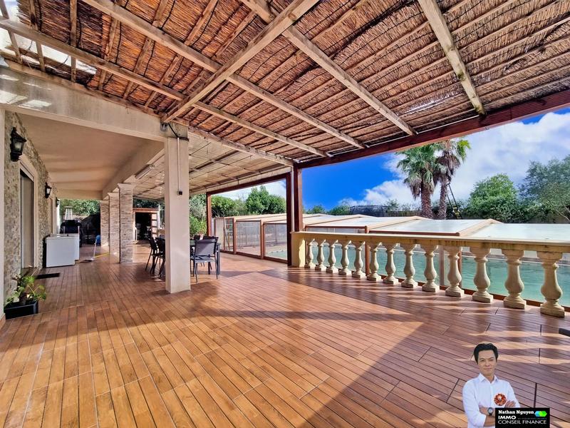 Maison - 181 m² - 8 pièces