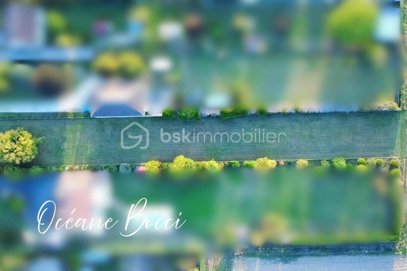 Terrain constructible - 2 111 m²