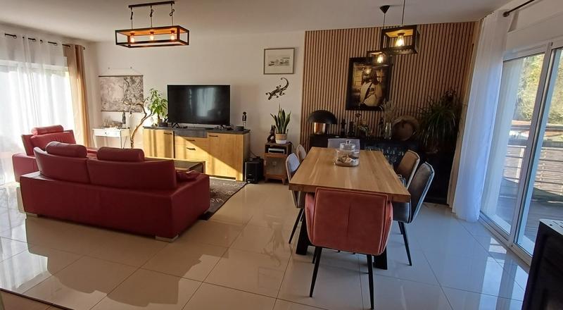 Maison - 93 m² - 4 pièces