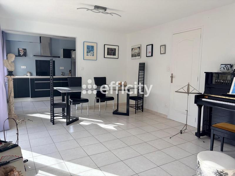 Maison - 140 m² - 6 pièces