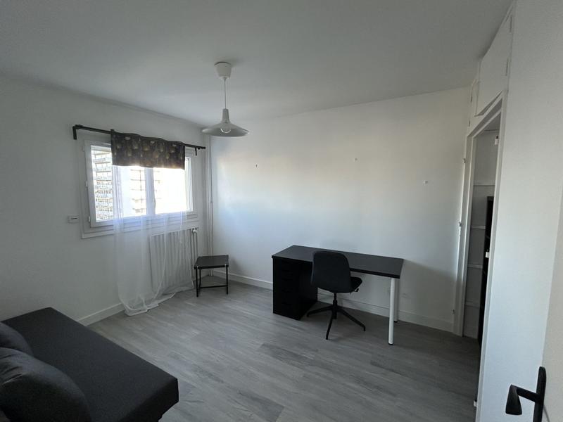 Appartement - 85 m² - 6 pièces