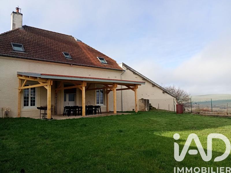 Maison - 201 m² - 7 pièces