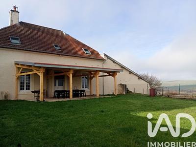 Maison - 201 m² - 7 pièces