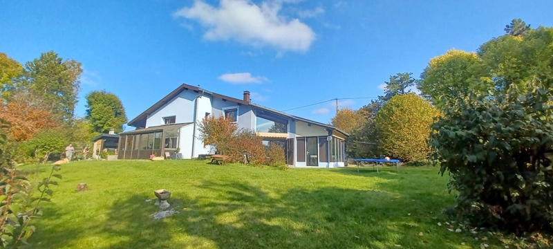 Maison - 230 m² - 7 pièces