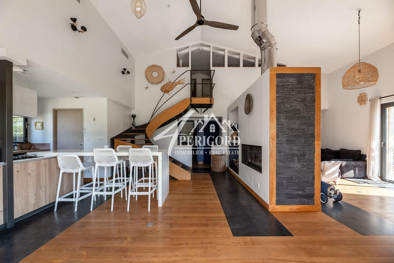 Maison contemporaine - 160 m² - 6 pièces