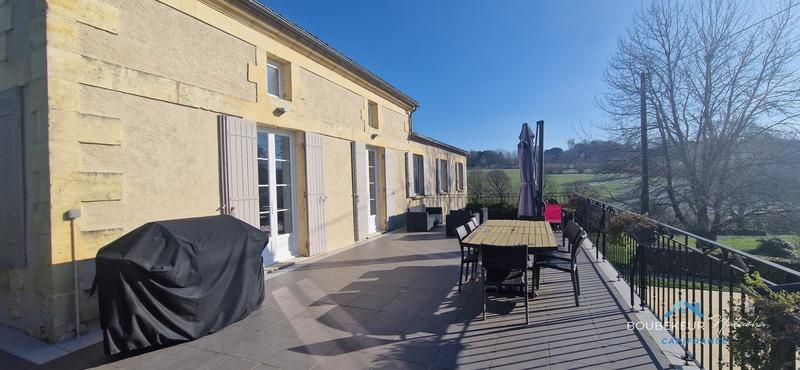 Propriété - 390 m² - 12 pièces