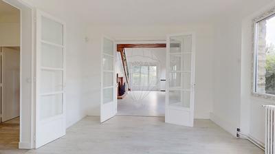 Maison - 233 m² - 8 pièces