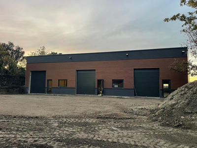 Maison - 550 m² - 4 pièces