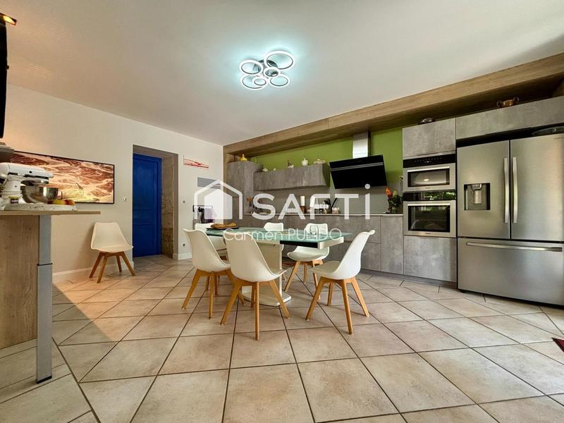 Maison - 200 m² - 6 pièces