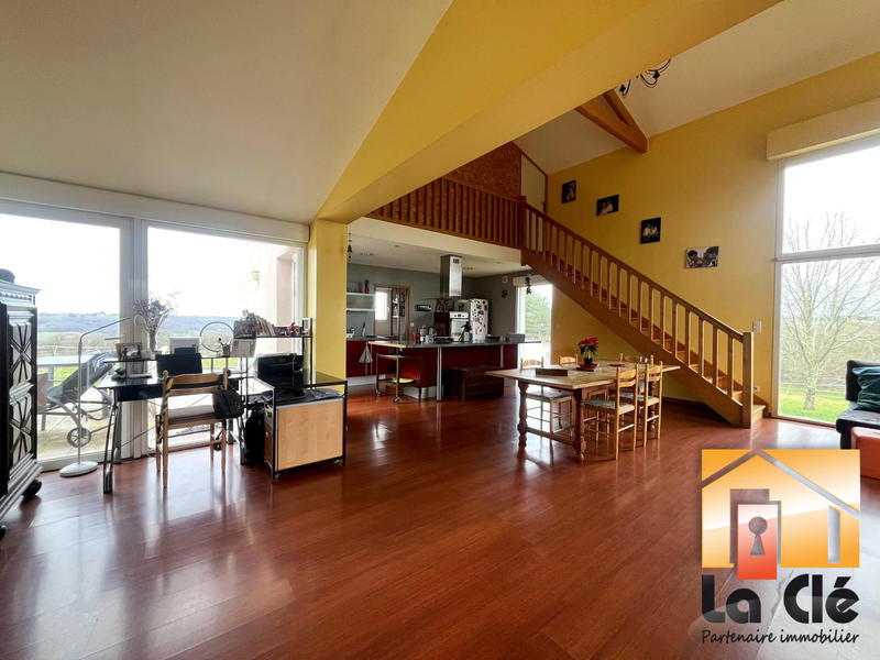 Maison contemporaine - 199 m² - 7 pièces