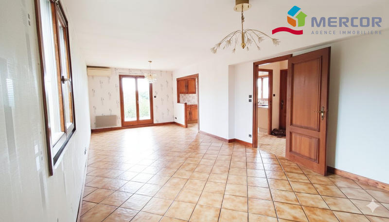 Maison - 92 m² - 4 pièces