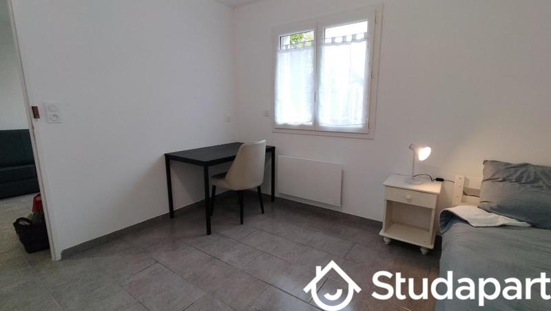 Chambre - 12 m² - 1 pièce