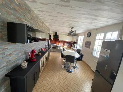 Maison - 174 m² - 6 pièces