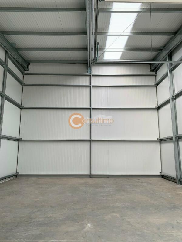 Local d'activité / Entrepôt - 95 m²