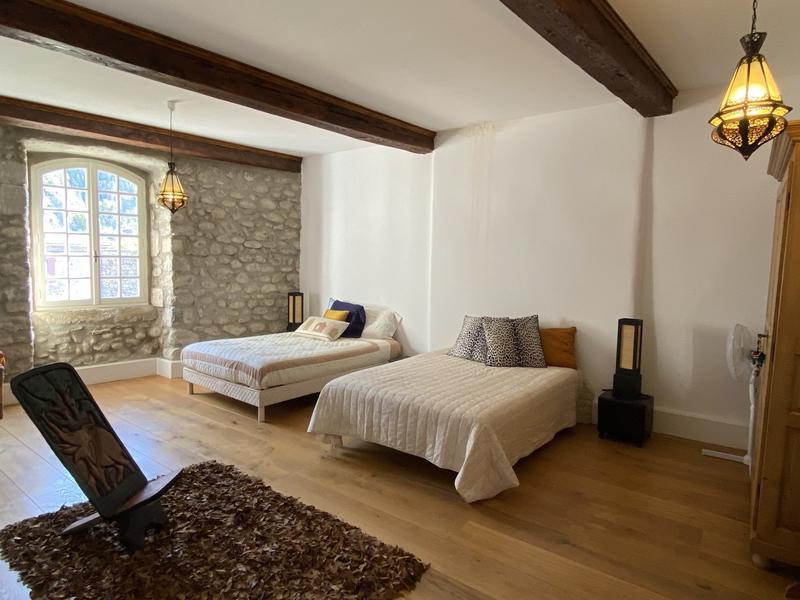 Maison - 320 m² - 6 pièces