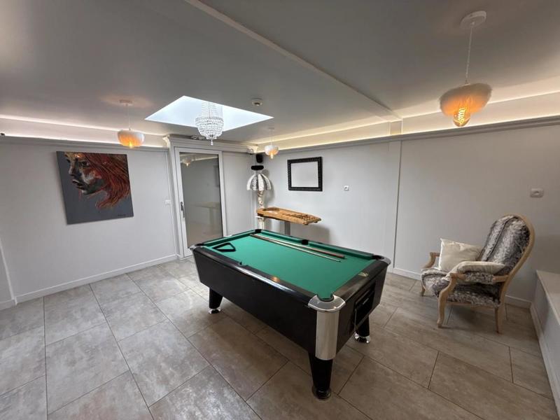 Châlet - 432 m² - 9 pièces