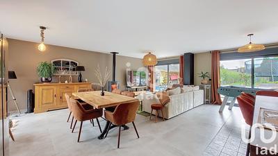 Maison - 185 m² - 7 pièces