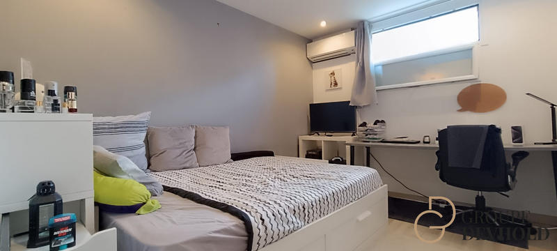 Maison - 278 m² - 8 pièces