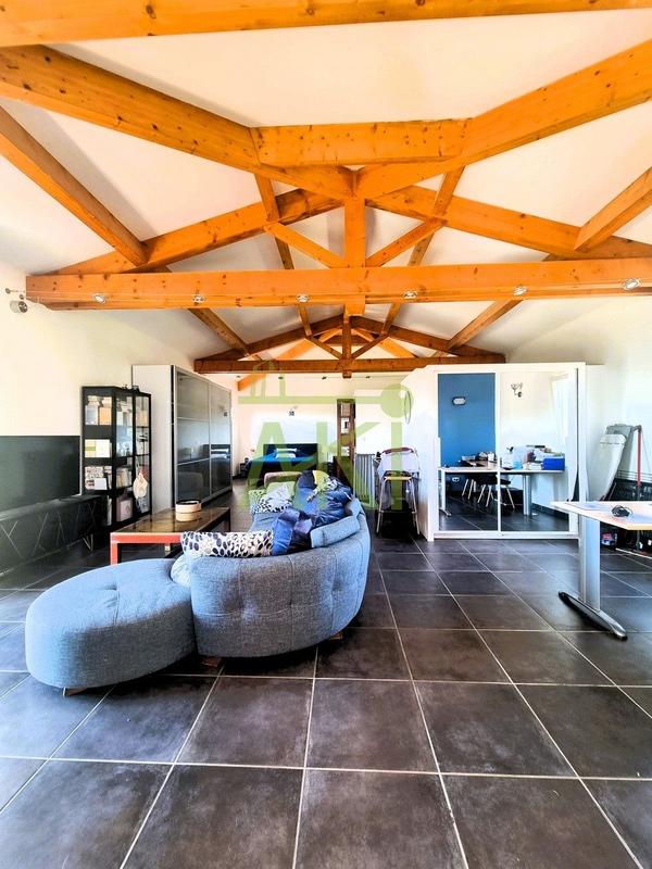 Maison - 376 m² - 7 pièces