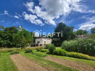 Maison - 340 m² - 11 pièces