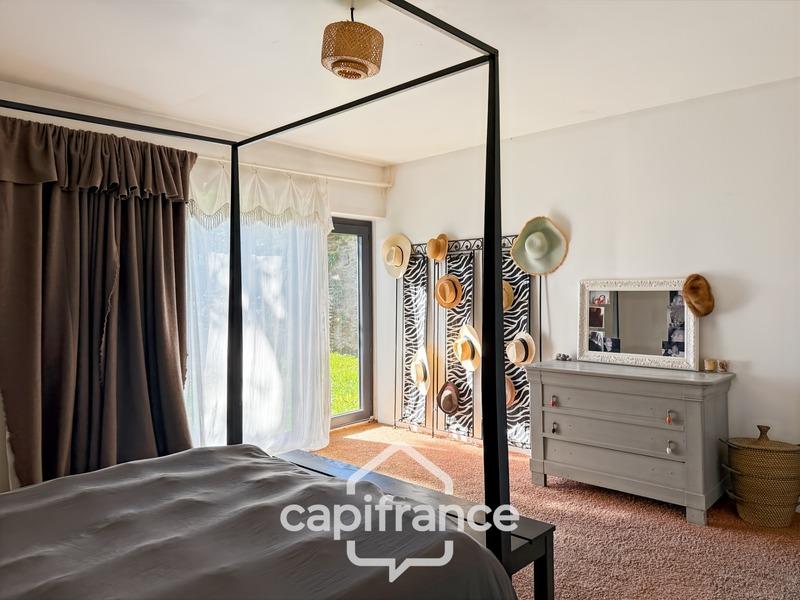 Maison - 205 m² - 8 pièces