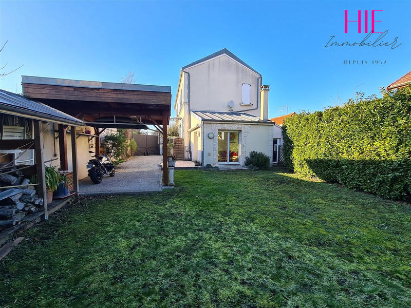 Maison - 100 m² - 6 pièces