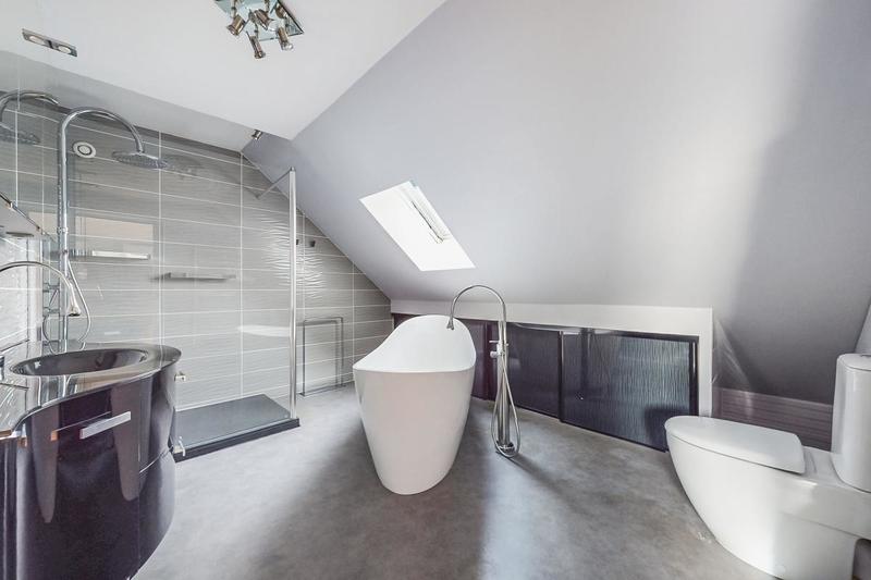 Maison - 180 m² - 6 pièces