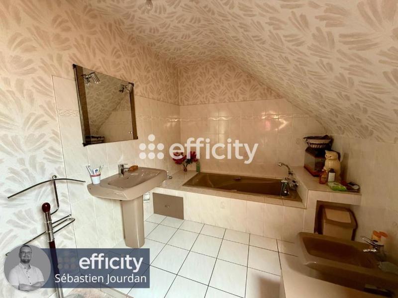 Maison - 144 m² - 7 pièces