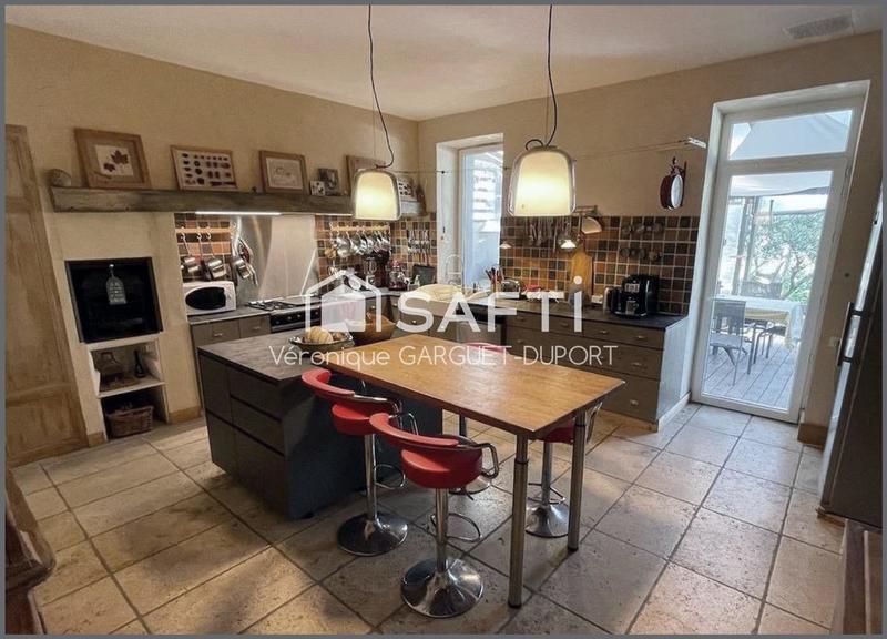 Maison de maîtres - 313 m² - 11 pièces