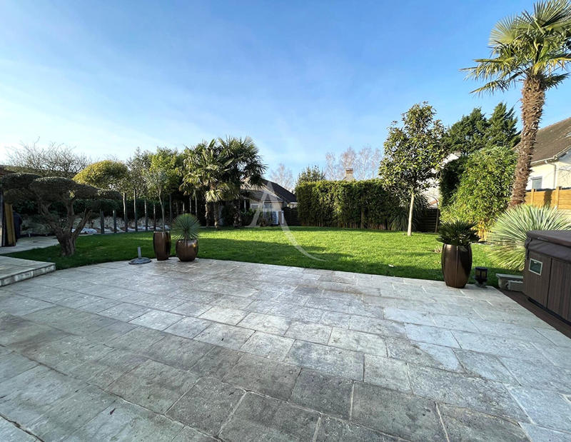 Maison - 190 m² - 8 pièces