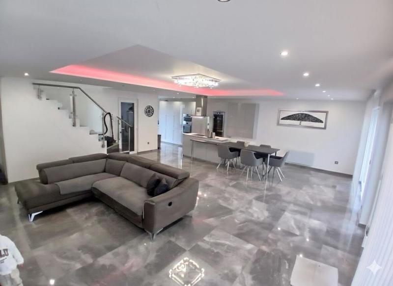 Maison - 144 m² - 3 pièces