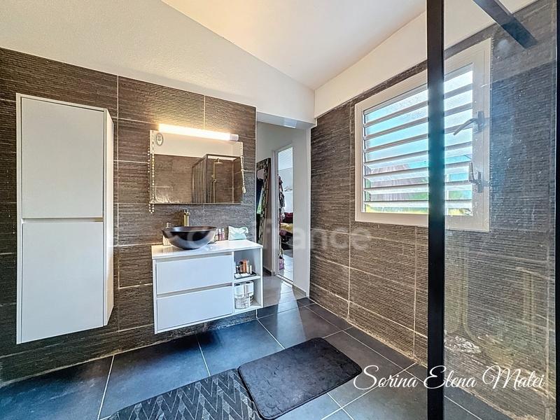 Maison - 138 m² - 5 pièces