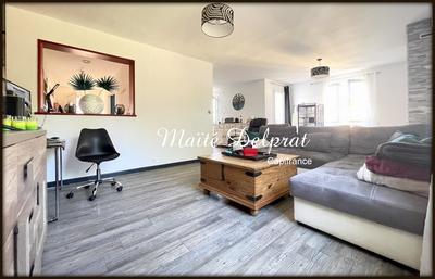 Maison - 218 m² - 10 pièces