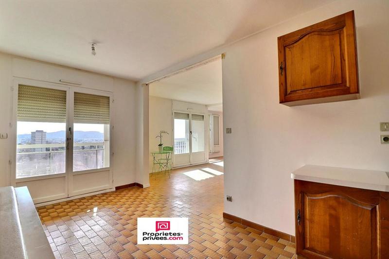 Appartement - 80 m² - 4 pièces