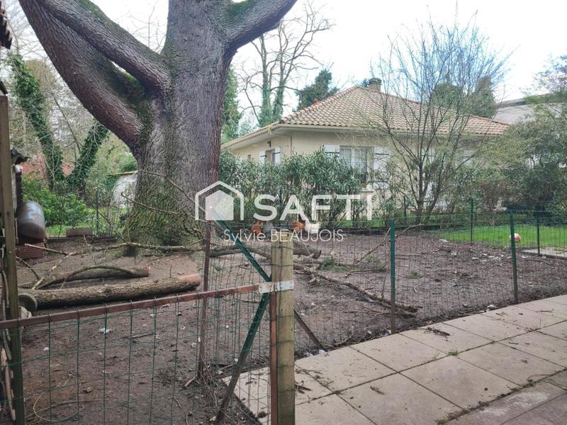 Maison - 244 m² - 8 pièces