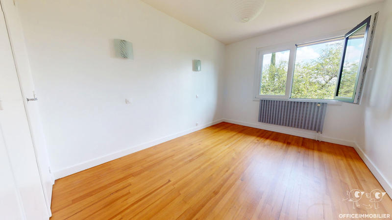 Maison - 95 m² - 5 pièces