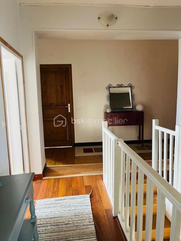 Maison - 245 m² - 8 pièces