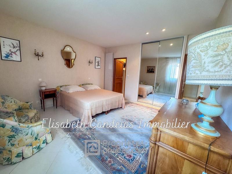 Appartement - 240 m² - 6 pièces