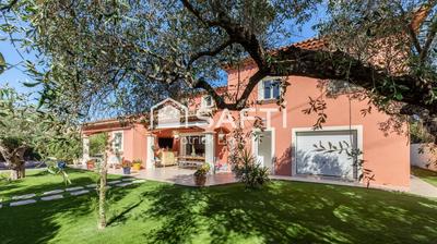 Maison - 278 m² - 7 pièces