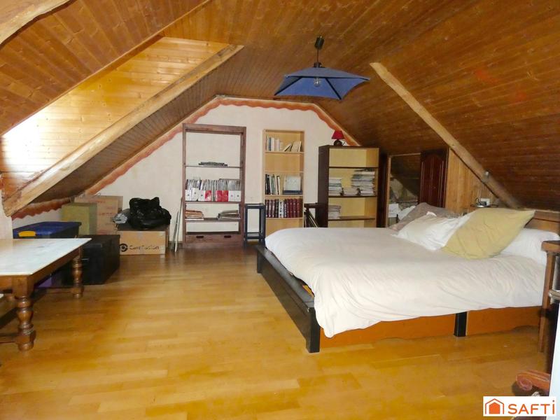 Maison - 220 m² - 9 pièces