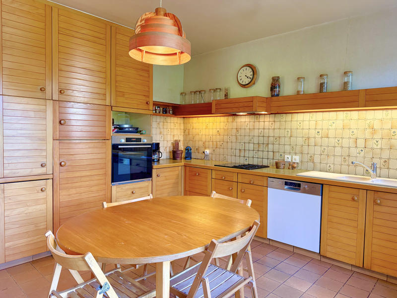 Maison - 240 m² - 7 pièces