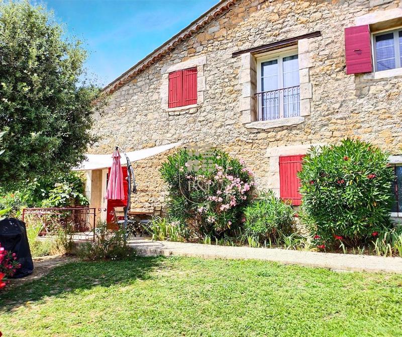 Mas - 339 m² - 6 pièces