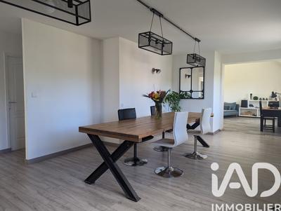 Maison - 230 m² - 7 pièces